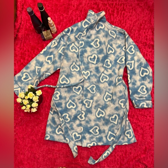 Ladies Yikes one size blue heart print robe - Picture 13 of 16